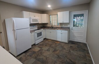 532-534 W Lake Deer Dr in Winter Haven, FL - Building Photo - Building Photo