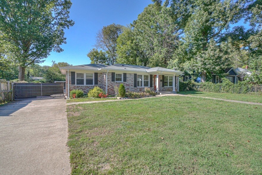 1827 Middle Tennessee Blvd, Unit 2 F in Murfreesboro, TN - Building Photo