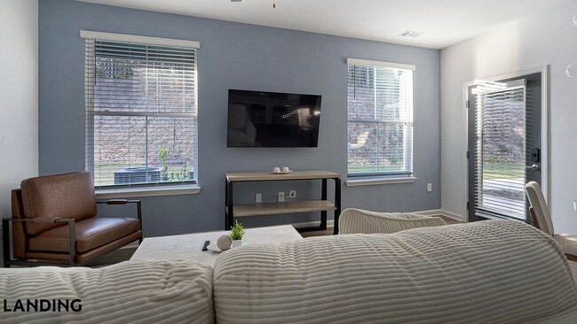 2800 Milan Ct in Birmingham, AL - Building Photo - Building Photo
