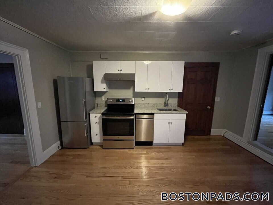 26 Fayette St in Boston, MA - Building Photo