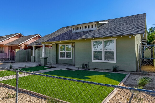 1213 E Moreland St in Phoenix, AZ - Building Photo - Building Photo