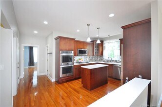 11 Secretariat Ct in Farmington, CT - Building Photo - Building Photo