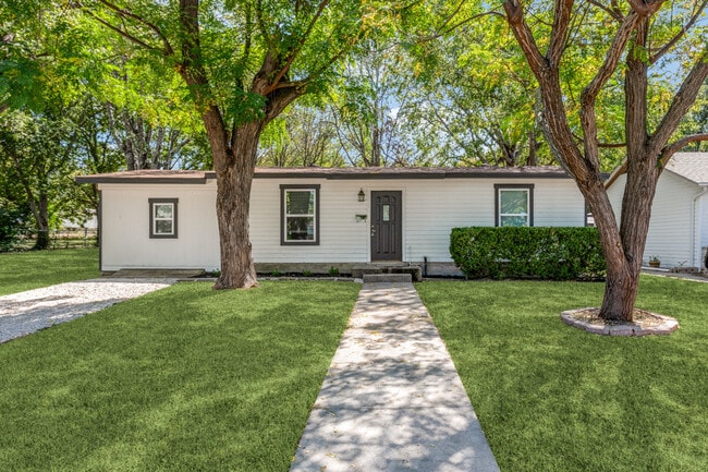 property at 1407 S 41st St
