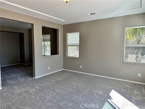 28467 Falcon Crest Dr in Santa Clarita, CA - Building Photo - Building Photo