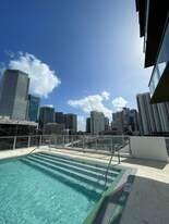 34 SW 1st St in Miami, FL - Building Photo