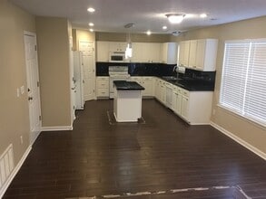 586 Hollerman Ln in Gallatin, TN - Building Photo - Building Photo