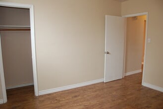 110 Dixon St in Kitchener, ON - Building Photo - Building Photo
