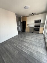 160 Middlesex St in Lowell, MA - Building Photo - Building Photo