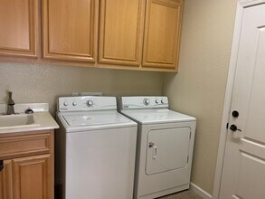 3363 Eskaton Dr in Placerville, CA - Foto de edificio - Building Photo