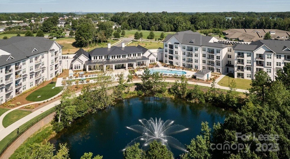 4101 Glenloch Cir, Unit B1 in Matthews, NC - Building Photo