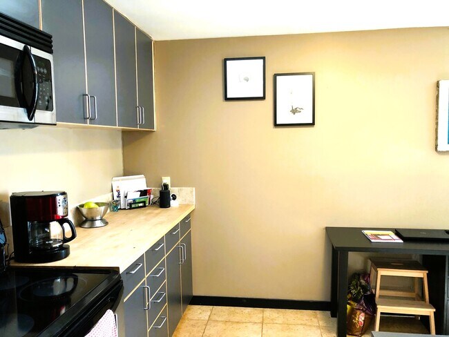 2333 W Plymouth St, Unit #2 in Seattle, WA - Foto de edificio - Building Photo