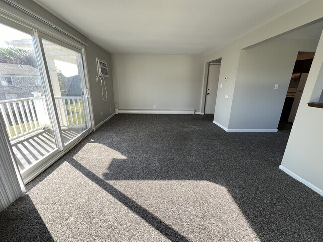 Grand Island Manor in Grand Island, NY - Building Photo - Building Photo