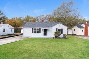 2229 Ridgewood Ave in Anderson, SC - Building Photo