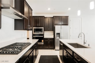 2451 Altitude St in Las Vegas, NV - Building Photo - Building Photo