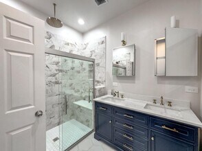 3345 N Clark St in Chicago, IL - Building Photo - Building Photo