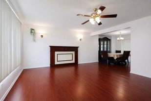 1940 Cordova Ct in Abbotsford, BC - Building Photo