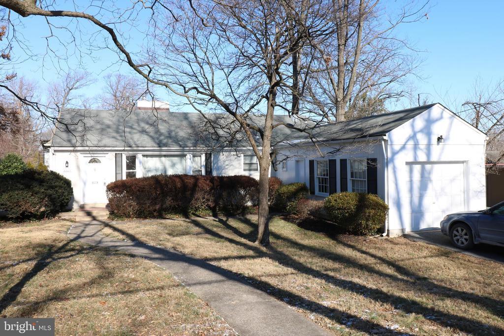 4325 Maple Ave in Bethesda, MD - Building Photo