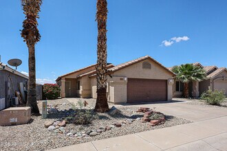 3211 W Abraham Ln in Phoenix, AZ - Building Photo - Building Photo