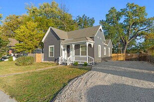 316 W Park St in Olathe, KS - Building Photo