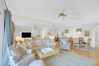 6080 Bahia Del Mar Cir in St. Petersburg, FL - Building Photo - Building Photo