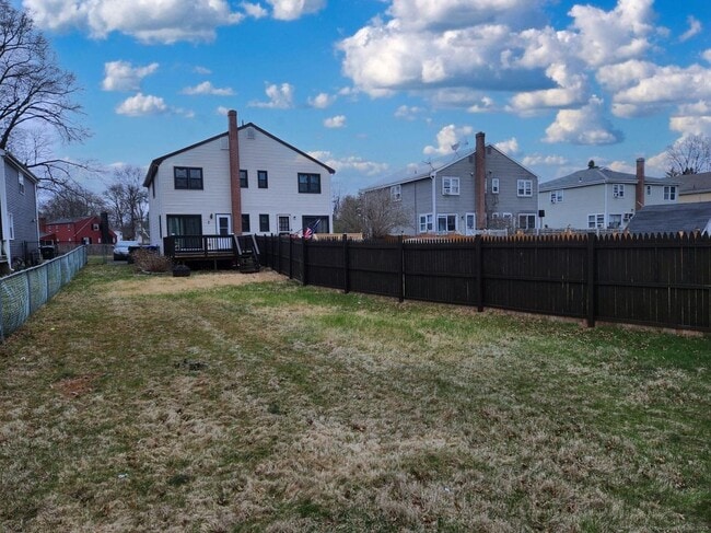 426 Connecticut Ave in Newington, CT - Building Photo - Building Photo