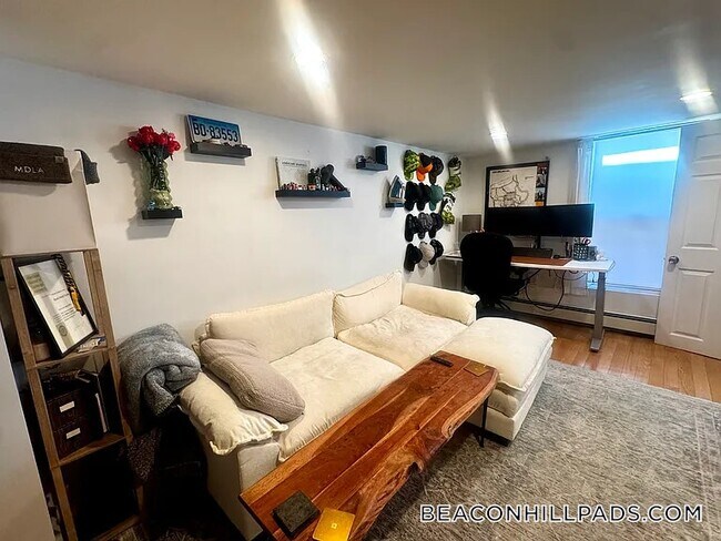 232 Cambridge St, Unit 7 in Boston, MA - Foto de edificio - Building Photo