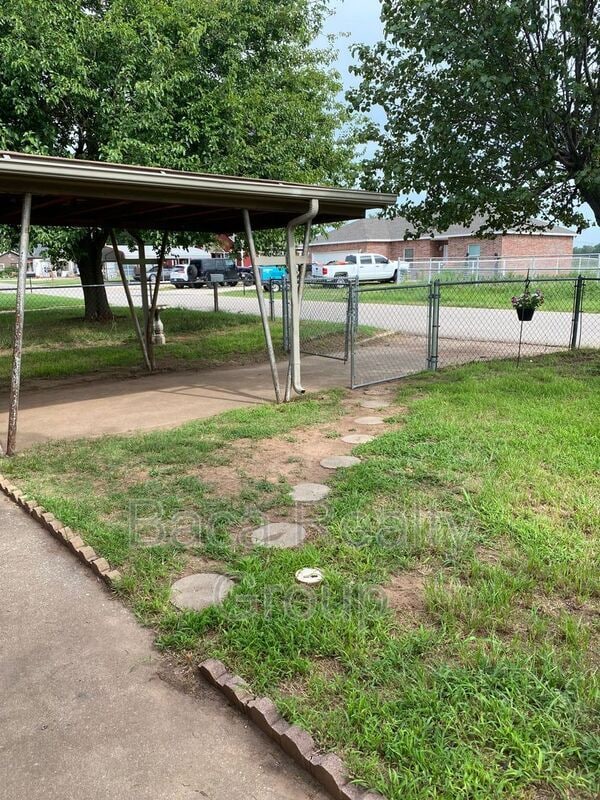 827 W Brule St in Purcell, OK - Building Photo - Building Photo