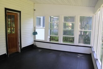 213 Old Bates Gates Rd in New Hampton, NY - Building Photo - Building Photo