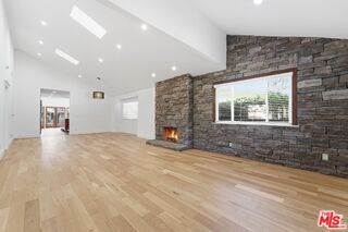 2435 Glyndon Ave in Los Angeles, CA - Building Photo - Building Photo