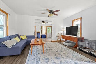 14 S Pine St in East Lyme, CT - Building Photo - Building Photo