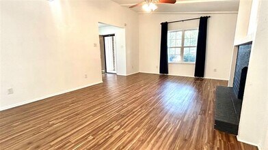 1303 Shady Hollow in Euless, TX - Building Photo - Building Photo