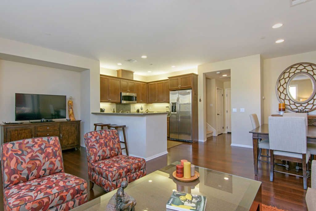 10648 Village Haven Trail in San Diego, CA - Building Photo