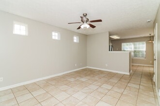 235 Osmanthus Way in Canton, GA - Foto de edificio - Building Photo