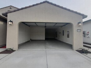 5948 Rosalee St in Sacramento, CA - Building Photo - Building Photo