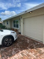 1 Alcazar St in Royal Palm Beach, FL - Building Photo