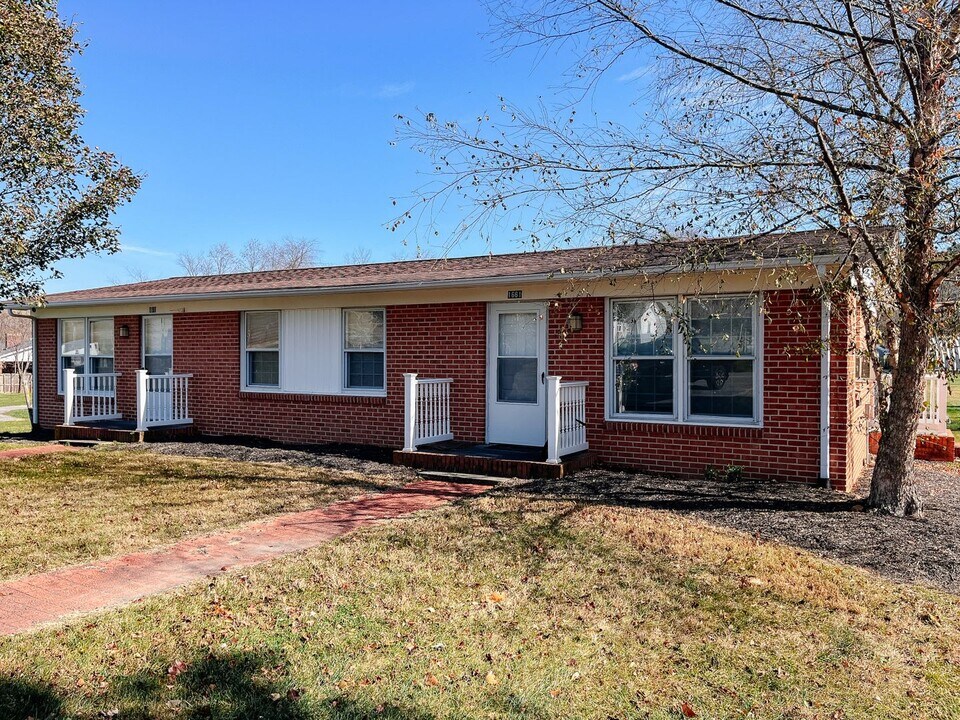 1661 Mt Tabor Rd in Blacksburg, VA - Building Photo