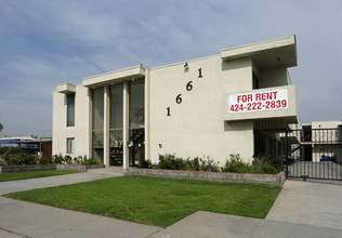 1661 W 219th St in Torrance, CA - Foto de edificio - Building Photo