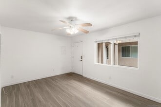 4654 33rd St, Unit 3 in San Diego, CA - Building Photo - Building Photo
