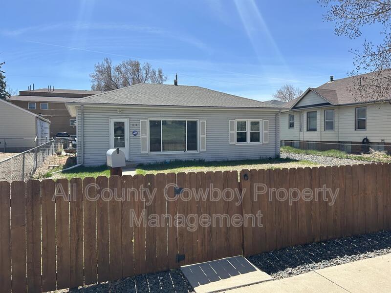 1412 E Harney St in Laramie, WY - Building Photo