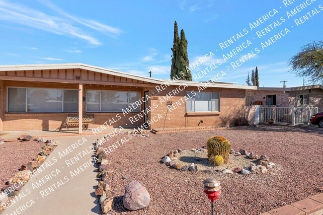 5823 E North St in Tucson, AZ - Building Photo - Building Photo