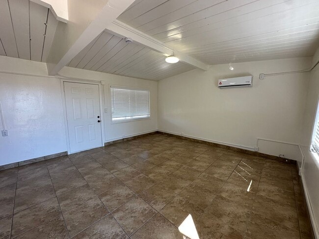 16510 Sylvan Rd in Apple Valley, CA - Building Photo - Building Photo