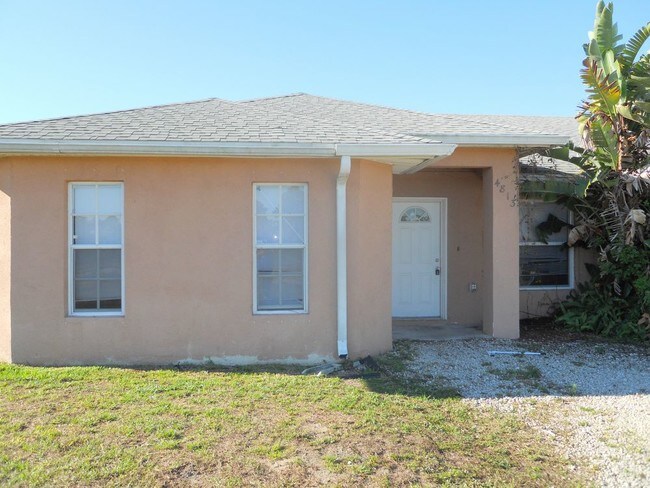4813 Leonard Blvd S in Lehigh Acres, FL - Building Photo - Building Photo
