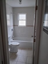 23939 148th Ave, Unit 2 in Rosedale, NY - Building Photo - Building Photo