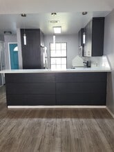 2401 S Jackson Rd in Pharr, TX - Foto de edificio - Building Photo