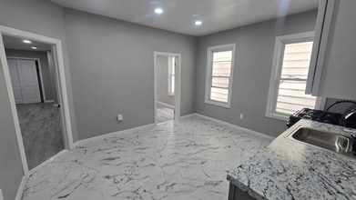 274 S 8th St in Newark, NJ - Building Photo - Building Photo