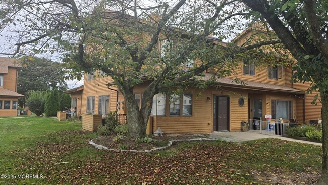 90 Northrup Dr in Brick, NJ - Building Photo - Building Photo