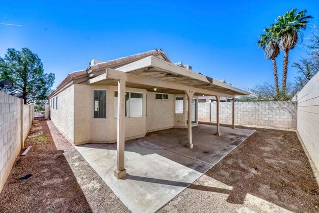 6472 Burlwood Way in Las Vegas, NV - Foto de edificio - Building Photo