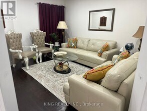 36 Creekwood Dr in Brampton, ON - Building Photo - Building Photo