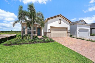 10724 Northbrook Cir in Palm Beach Gardens, FL - Building Photo - Building Photo