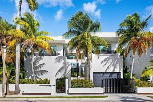 773 NE 77th Terrace in Miami, FL - Building Photo - Building Photo